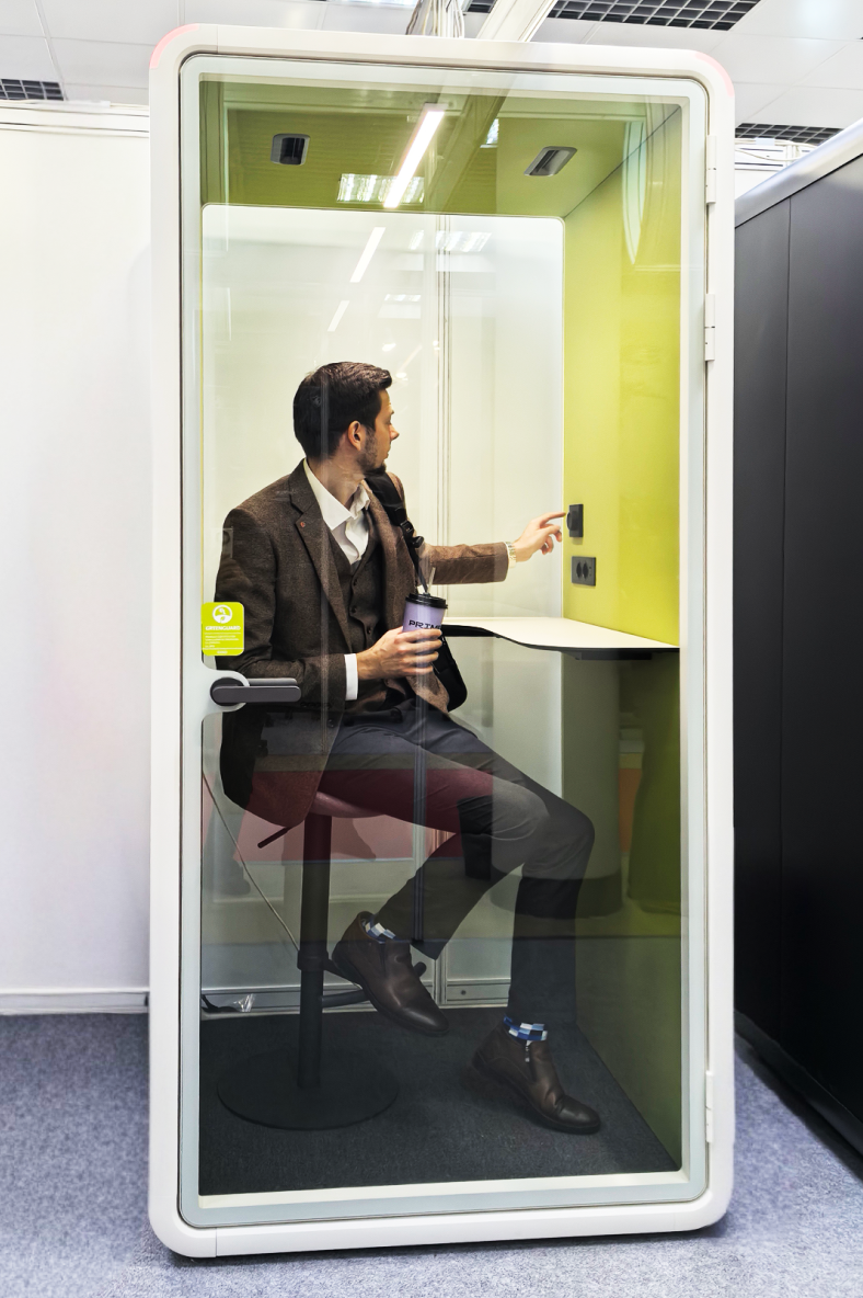 trường hợp công ty mới nhất về Single people soundproof pod : introduction to Model S